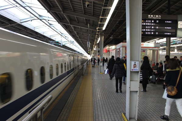 bullet-train-2692859_1280.jpg Bullet train 2692859 1280